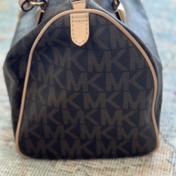 Michael Kors Large Signature Grayson Large Satchel - Picture 7 of 13